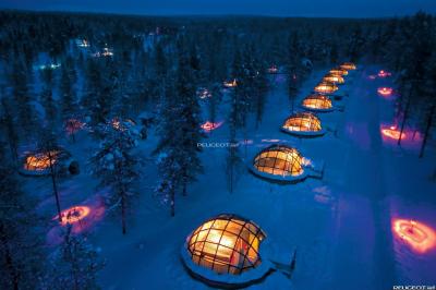 hq_winter_igloo_village2.jpg