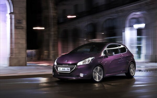 2013_peugeot_208_xy-1920x1200.jpg