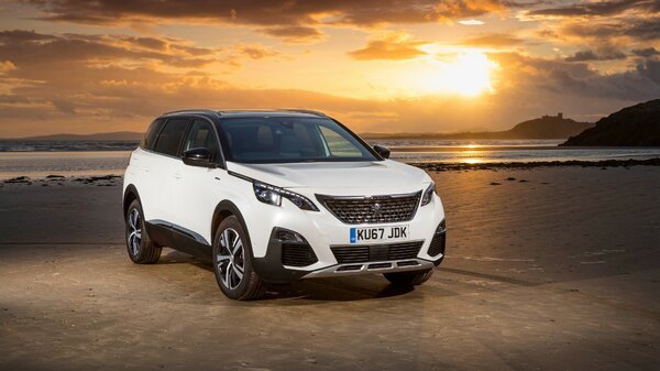 2017_peugeot_5008_gt_line_4k-3840x2160.jpg